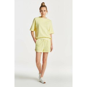 TEPLÁKOVÉ ŠORTKY GANT RELAXED SUNFADED SHORTS LEMONADE YELLOW
