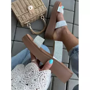 Šľapky zdobené kamienkami MANUELA veľkosť: 37